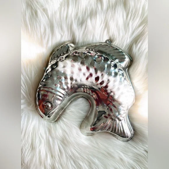 Vintage Silver Koi Fish Mold Nautical Wall Decor Retro Coastal Kitchen Rustic - Picture 8 of 9